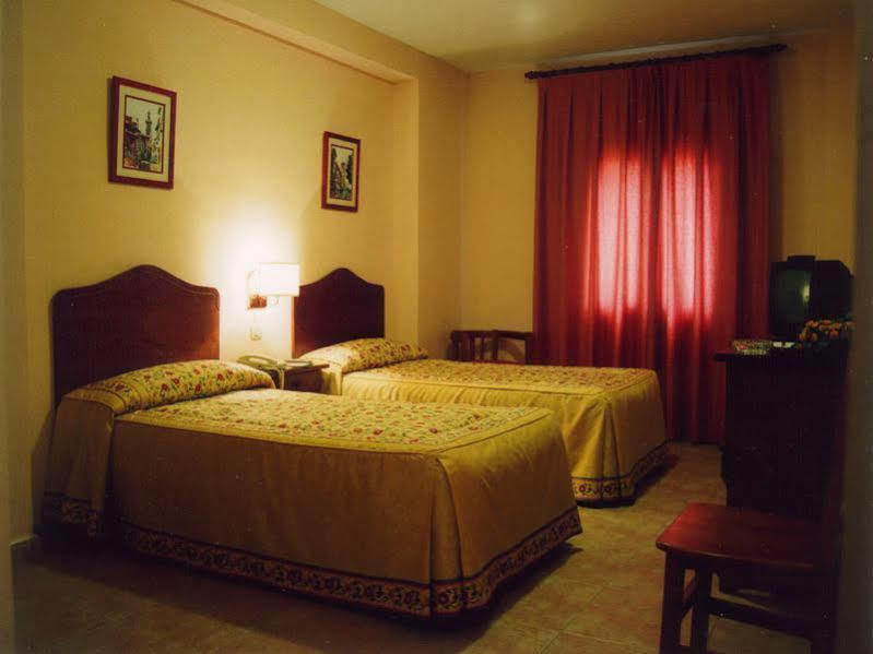 טולדו Hostal Santo Tome מראה חיצוני תמונה