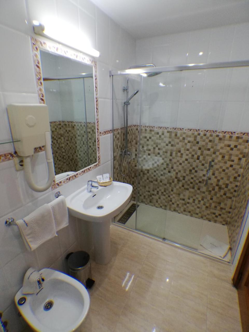 טולדו Hostal Santo Tome מראה חיצוני תמונה
