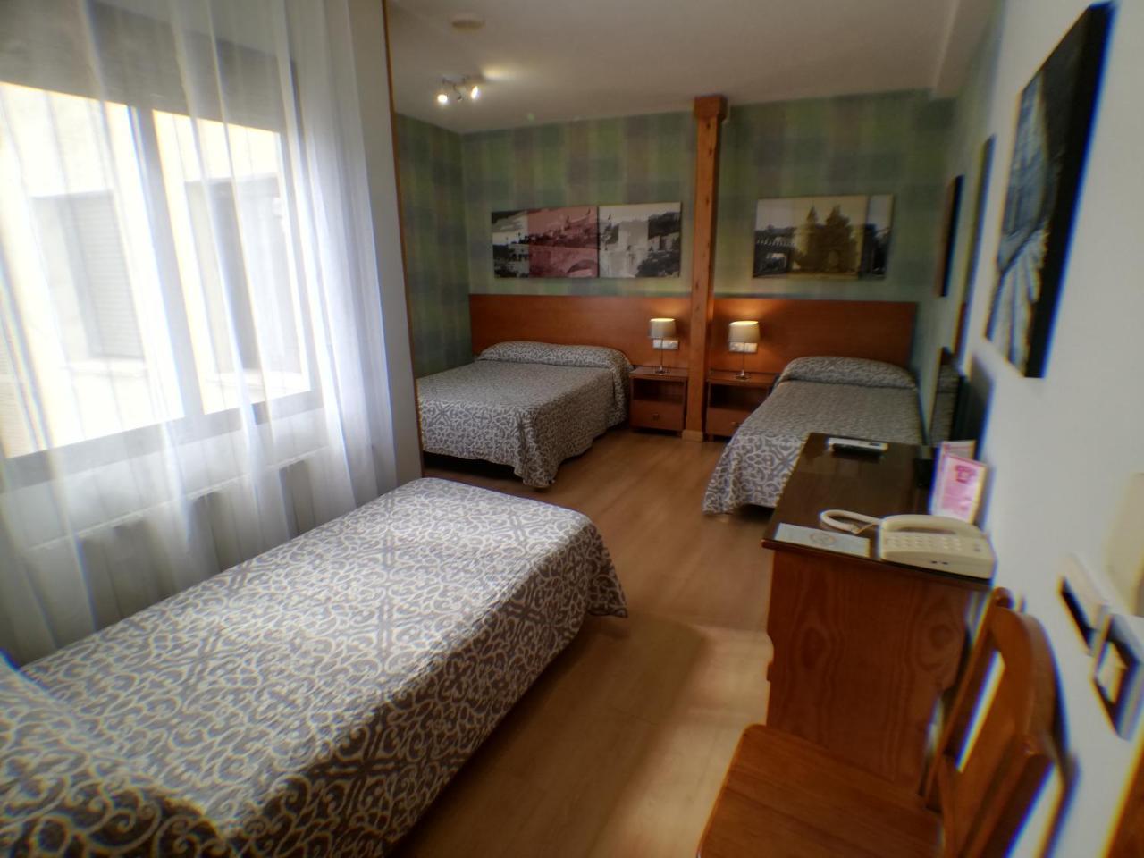 טולדו Hostal Santo Tome מראה חיצוני תמונה